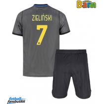 Inter Milan Piotr Zielinski #7 Tredjedraktsett Barn 2026-27 Kortermet (+ Korte bukser)